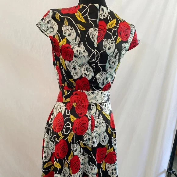 Dress Tells White Skulls Red Roses Satin Fit & Flare Rockabilly Dress NWOT Small - Picture 13 of 15